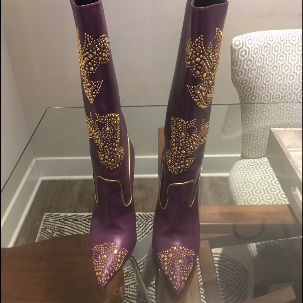 VERSACE PURPLE LEATHER KNEE HIGH GOLD DECOR BOOTS.